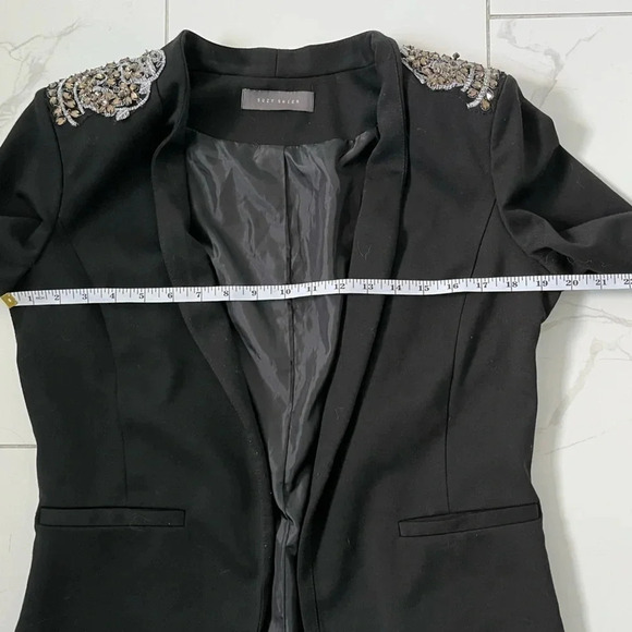 Suzy Shier/💰2 FOR $10💰Black detailed shoulder blazer/ Size US M - Picture 10 of 10